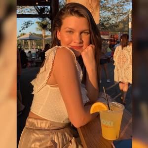 Meet your Posher, Oriana